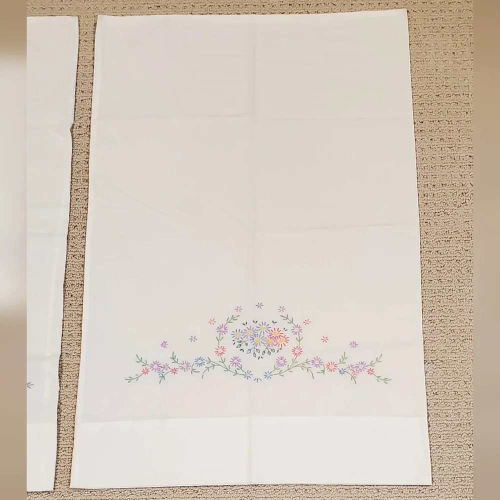 Vintage Hand Embroidered Spring Floral on White Pillowcase Set of 2, Queen, EUC